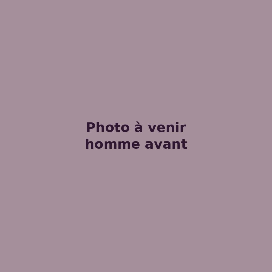 Le même homme avant, cheveux et barbe longs